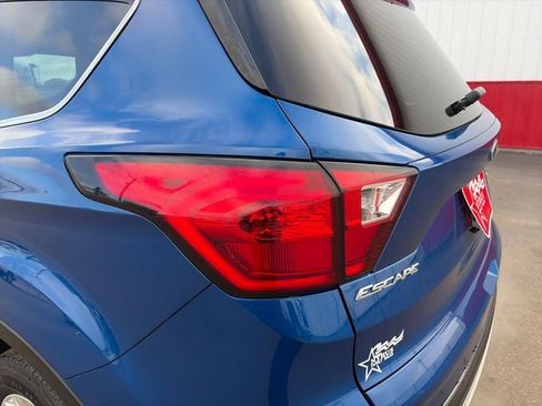 Used 2019 Ford Escape SE image 18
