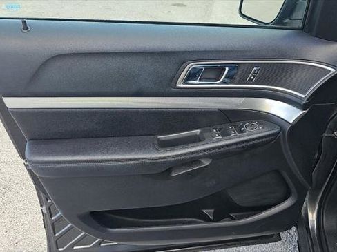 Used 2016 Ford Explorer XLT w/ Equipment Group 202A image 19