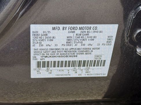 Used 2025 Ford Explorer ST-Line w/ ST-Line Street Pack AWD/4WD image 36
