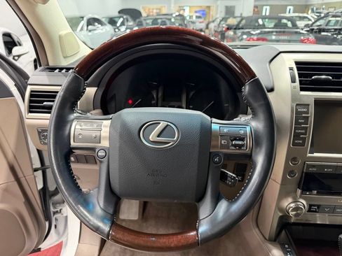 Used 2019 Lexus GX 460 Premium AWD/4WD image 40