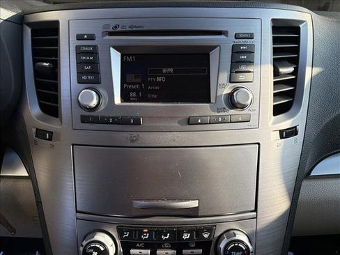 Used 2014 Subaru Outback 2.5i Premium image 19