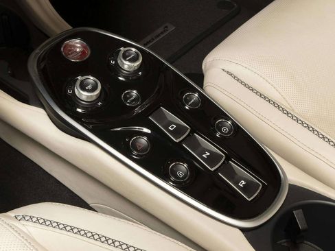 Used 2023 McLaren GT RWD image 30