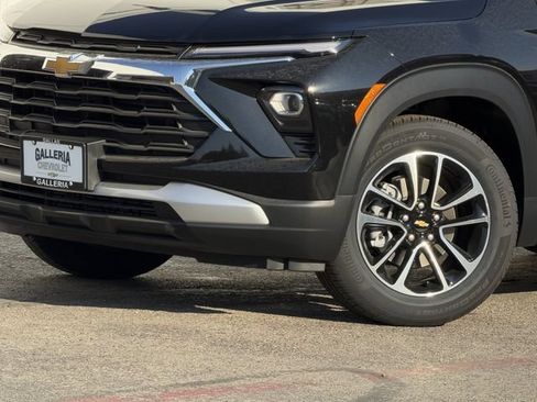 New 2026 Chevrolet TrailBlazer LT w/ Driver Confidence Package FWD image 7