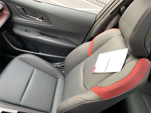 New 2025 Toyota Prius Plug-In Hybrid image 31