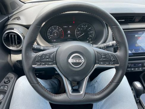 Used 2024 Nissan Kicks SR w/ SR Premium Package FWD image 21