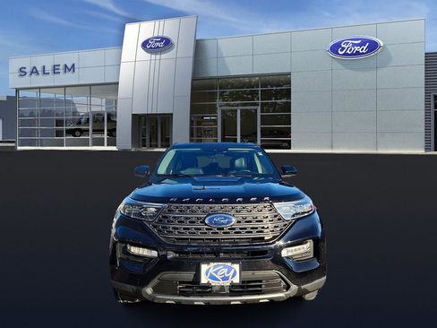 Used 2022 Ford Explorer XLT w/ Equipment Group 202A image 8