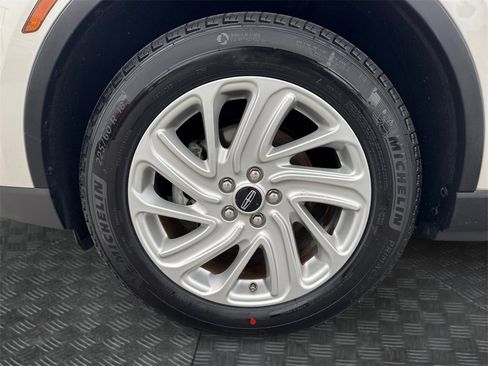 Used 2021 Lincoln Corsair FWD image 14