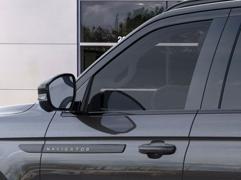 New 2026 Lincoln Navigator Black Label w/ Black Label Special Edition AWD/4WD image 20