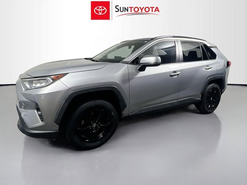 Used 2019 Toyota RAV4 XLE image 9