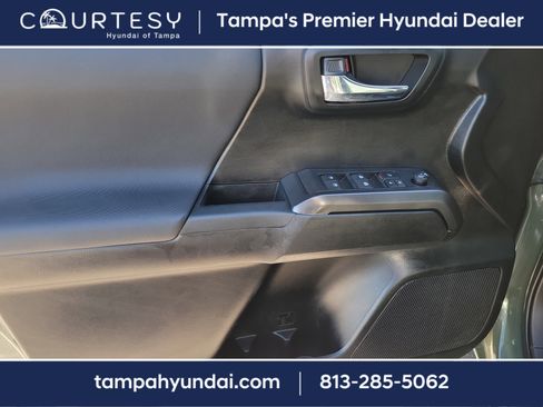 Used 2022 Toyota Tacoma TRD Sport image 15