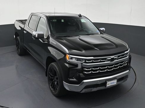 Used 2022 Chevrolet Silverado 1500 LTZ w/ LTZ Premium Package AWD/4WD image 30