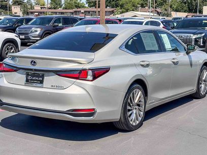Used 2021 Lexus ES 300h w/ Accessory Package