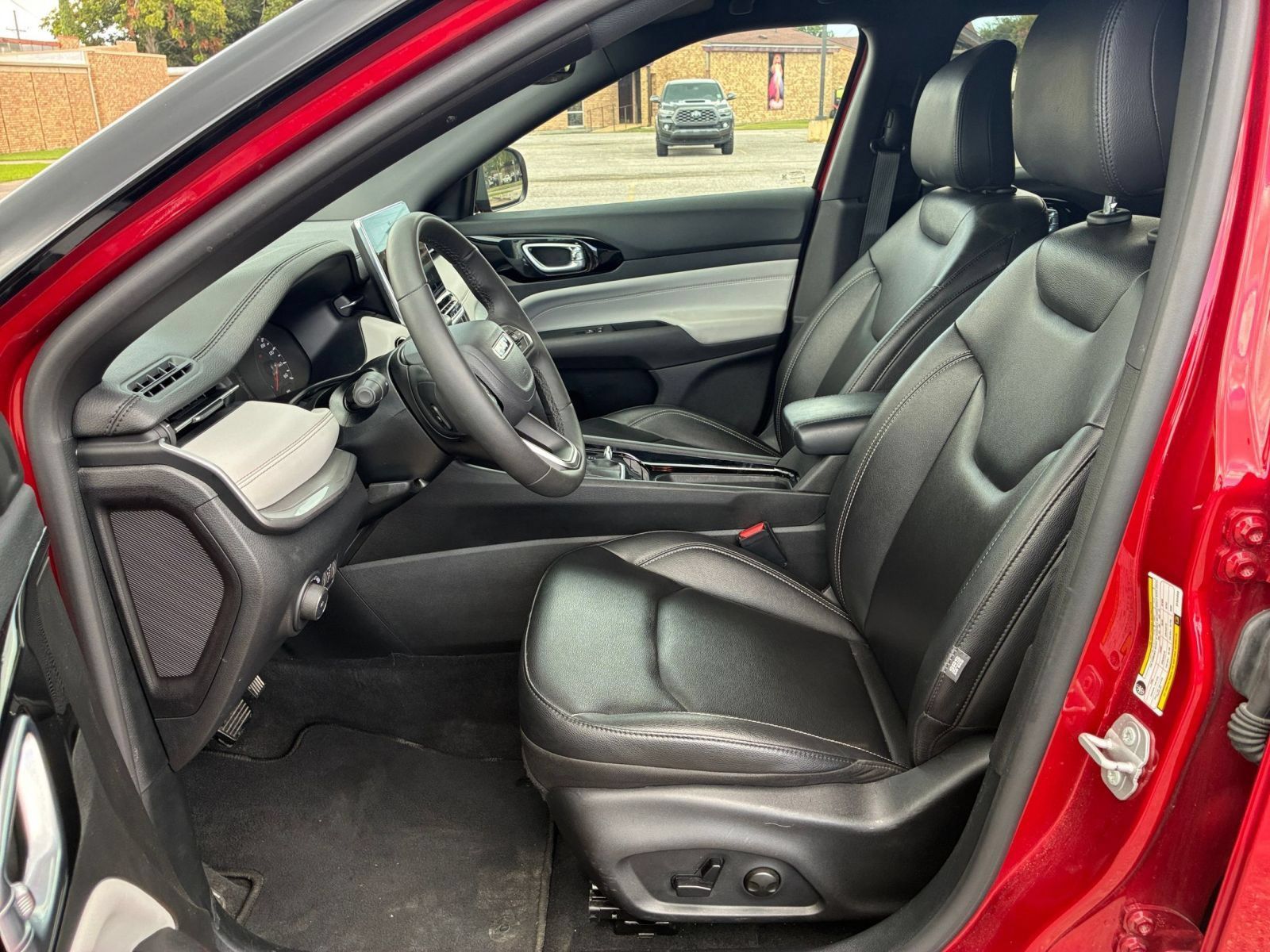Used 2025 Jeep Compass Limited AWD/4WD image 27