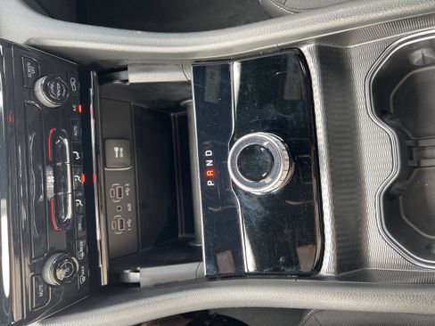 Used 2024 Jeep Grand Cherokee L Laredo AWD/4WD image 16