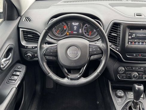 Used 2019 Jeep Cherokee Latitude Plus image 12