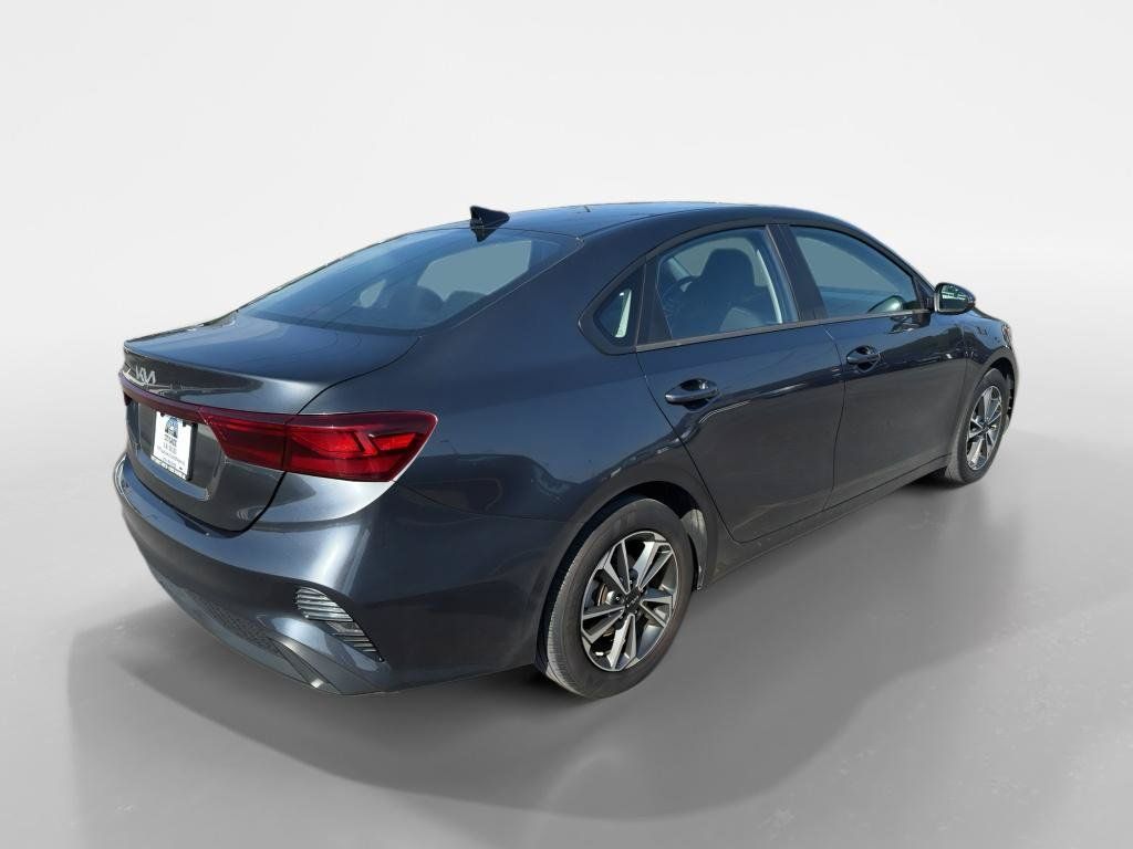 Used 2024 Kia Forte LXS w/ LXS Technology Package FWD image 5