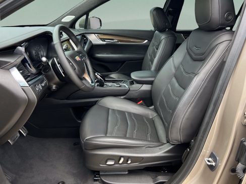 Used 2023 Cadillac XT6 Sport w/ Platinum Package AWD/4WD image 20