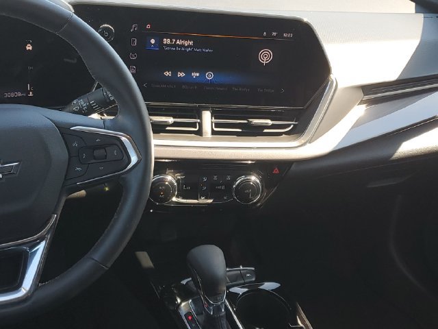 Certified 2025 Chevrolet Trax ACTIV w/ Driver Confidence Package FWD image 13