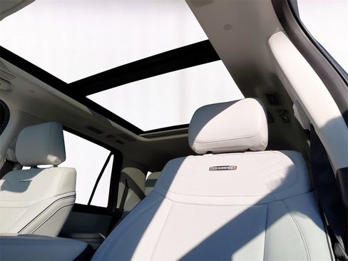 New 2025 Ford Expedition Max Platinum w/ Platinum Ultimate Package image 9