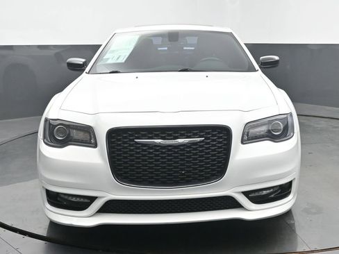 Used 2017 Chrysler 300 S w/ S Model Appearance Package AWD/4WD image 8