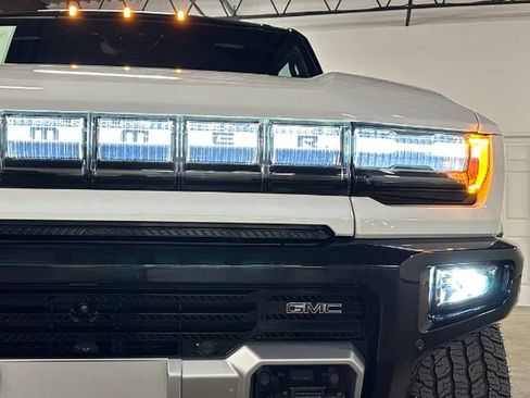 Used 2025 GMC Hummer EV 2X w/ LPO, Dark Essentials Package AWD/4WD image 5