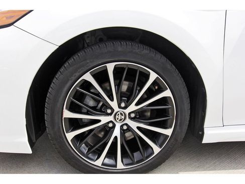 Used 2020 Toyota Camry SE FWD image 30