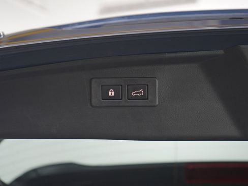 Used 2023 Subaru Outback Limited AWD/4WD image 11