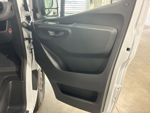 New 2025 Mercedes-Benz Sprinter 2500 image 18