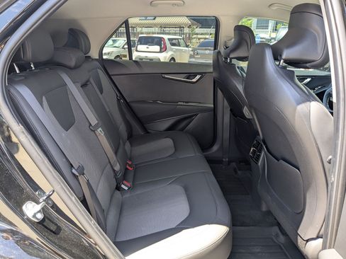 Certified 2024 Kia Niro EX FWD image 26