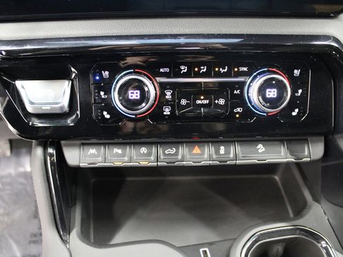 Used 2024 GMC Sierra 1500 AT4 w/ Technology Package image 39