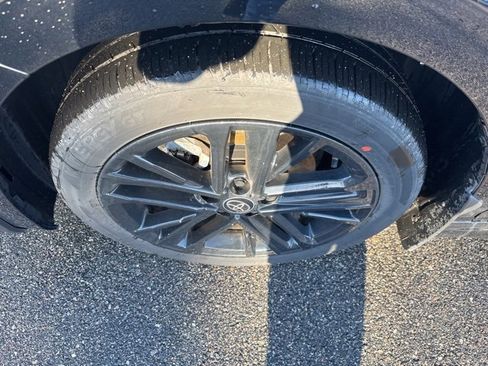 Used 2025 Toyota Camry SE image 6