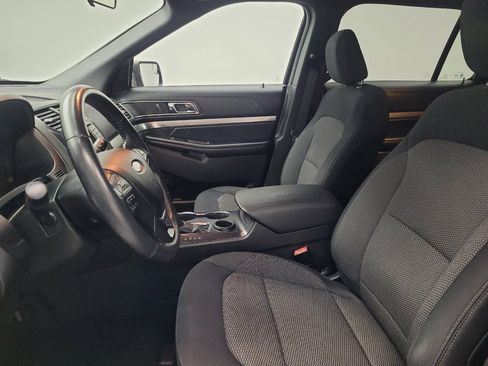 Used 2018 Ford Explorer XLT FWD image 17