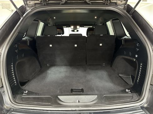 Used 2017 Jeep Grand Cherokee Laredo w/ Quick Order Package 23E image 23