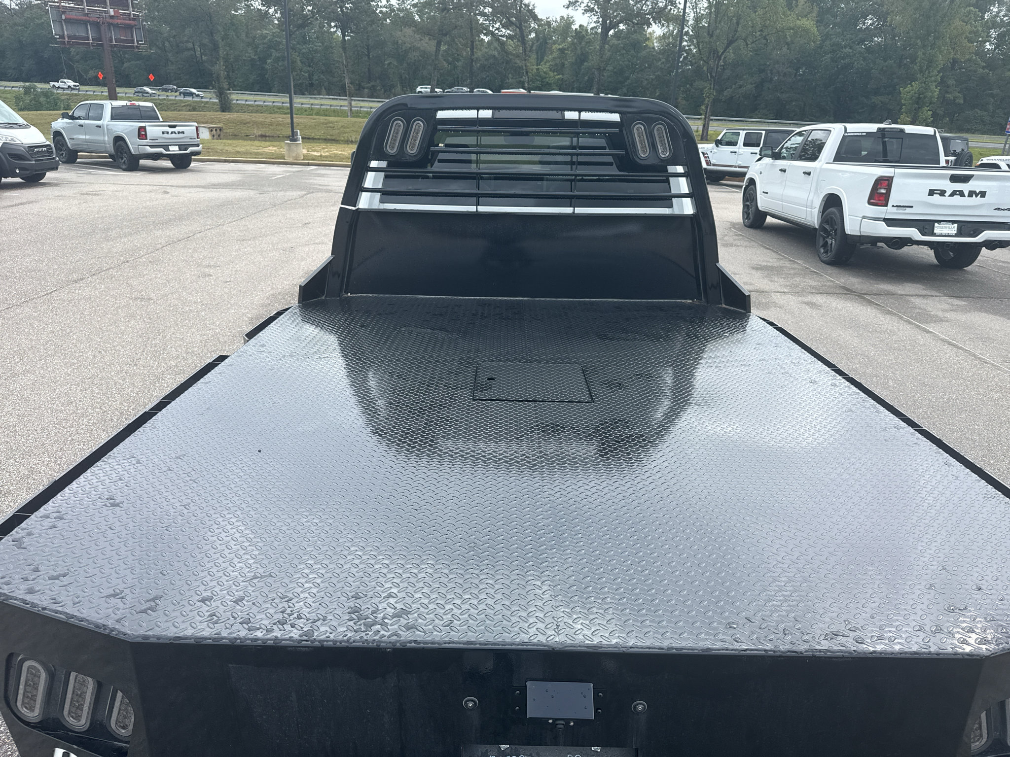 New 2024 RAM 3500 Tradesman w/ Convenience Group AWD/4WD image 9