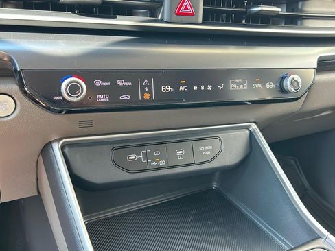 New 2026 Kia Carnival image 23