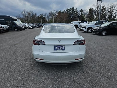 Used 2023 Tesla Model 3 Standard Range image 6