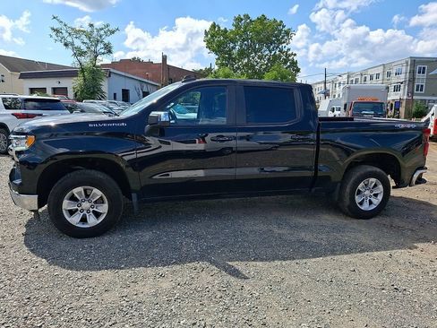 Used 2023 Chevrolet Silverado 1500 LT AWD/4WD image 4