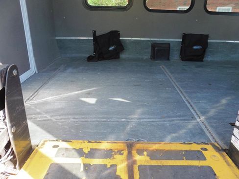 Used 2014 Ford E-350 and Econoline 350 Super Duty RWD image 20