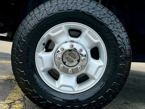 Used 2011 Ford F250 XLT w/ Snow Plow Prep Pkg AWD/4WD image 20