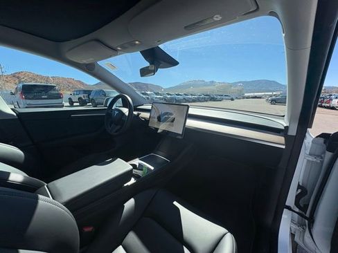 Used 2024 Tesla Model Y Long Range image 15