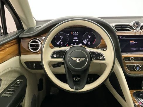 Used 2023 Bentley Bentayga Extended Wheelbase AWD/4WD image 11
