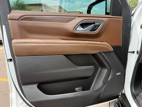 Used 2021 Chevrolet Suburban High Country AWD/4WD image 15