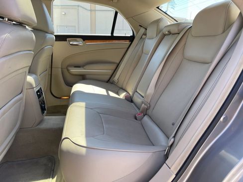 Used 2014 Chrysler 300 C AWD/4WD image 21