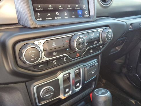 Used 2022 Jeep Wrangler Sport S image 16