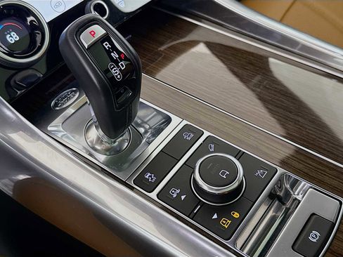 Used 2019 Land Rover Range Rover Sport Supercharged image 18