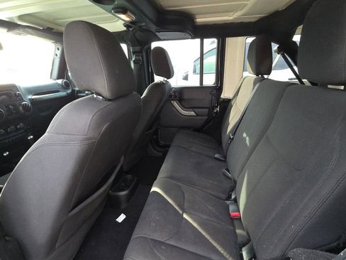 Used 2018 Jeep Wrangler Unlimited Sport S image 12