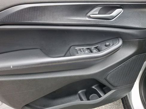 Used 2023 Jeep Grand Cherokee L Laredo image 12