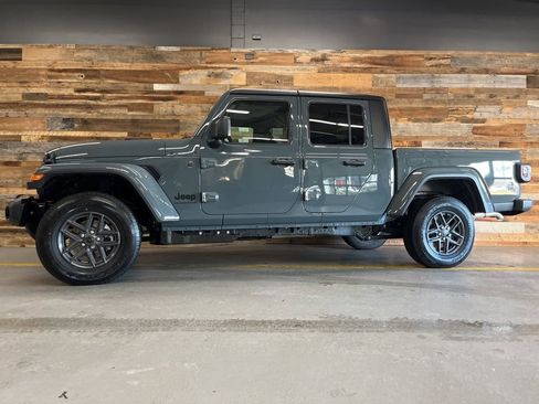 New 2026 Jeep Gladiator Sport image 52