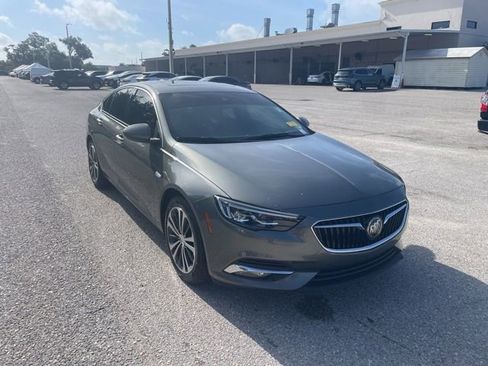 Used 2018 Buick Regal Essence w/ Driver Confidence Package #1 FWD image 5