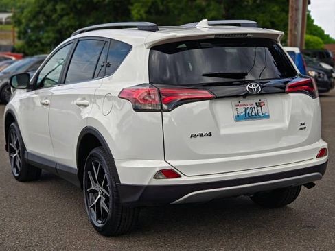 Used 2018 Toyota RAV4 SE w/ Power Extra Value Package AWD/4WD image 6
